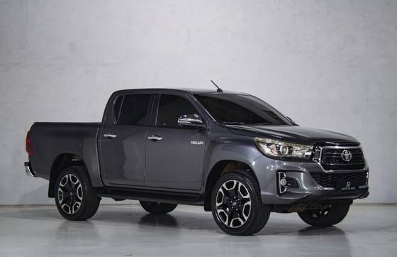 TOYOTA HILUX 2.8 SRV 4X4 CD 16V DIESEL 4P AUTOMÁTICO TOYOTA HILUX 2.8 SRV 4X4 CD 16V DIESEL 4P AUTOMÁTICO